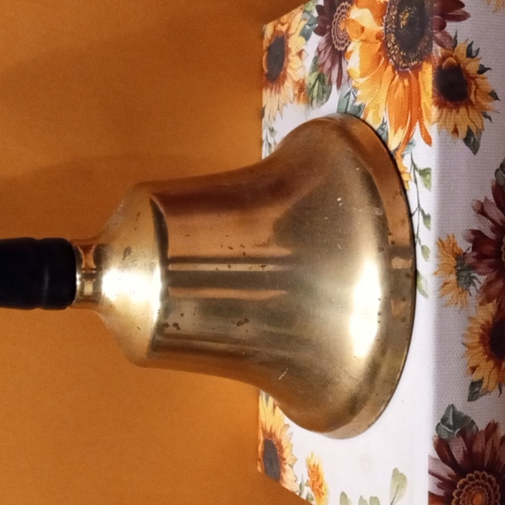 Brass bell with black handle - Picture 4 of 7